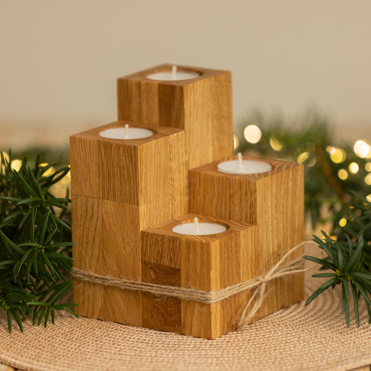 Adventskranz aus Holz, Kerzenständer