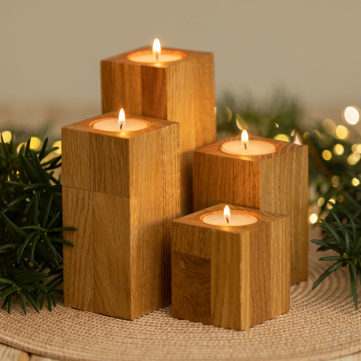 Adventskranz aus Holz, Kerzenständer