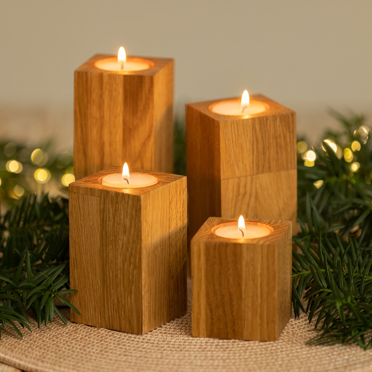 Adventskranz aus Holz, Kerzenständer