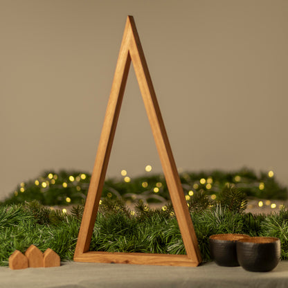 Minimalistische Tanne aus Eichenholz – 60 cm Skandi-Design für Weihnachten