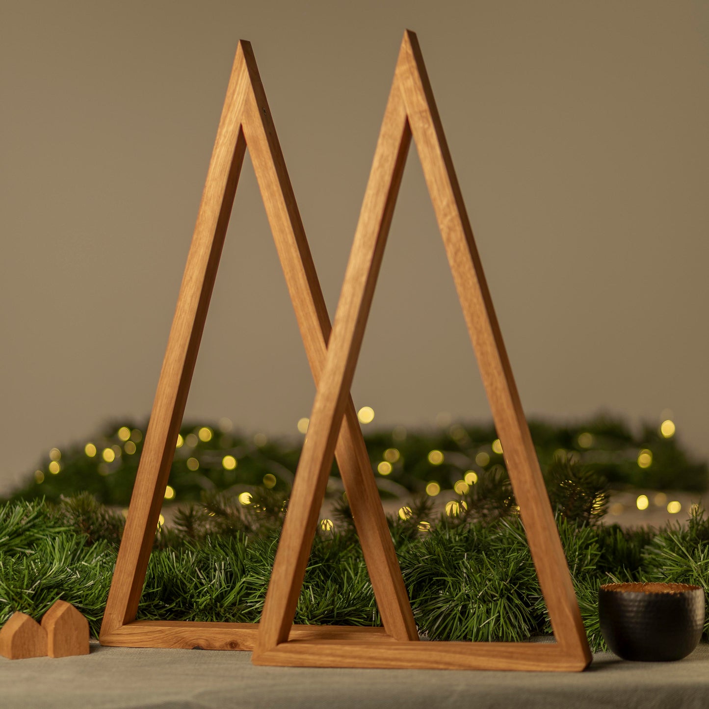 Minimalistische Tanne aus Eichenholz – 60 cm Skandi-Design für Weihnachten