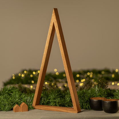 Minimalistische Tanne aus Eichenholz – 60 cm Skandi-Design für Weihnachten