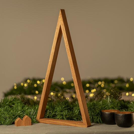 Minimalistische Tanne aus Eichenholz – 60 cm Skandi-Design für Weihnachten