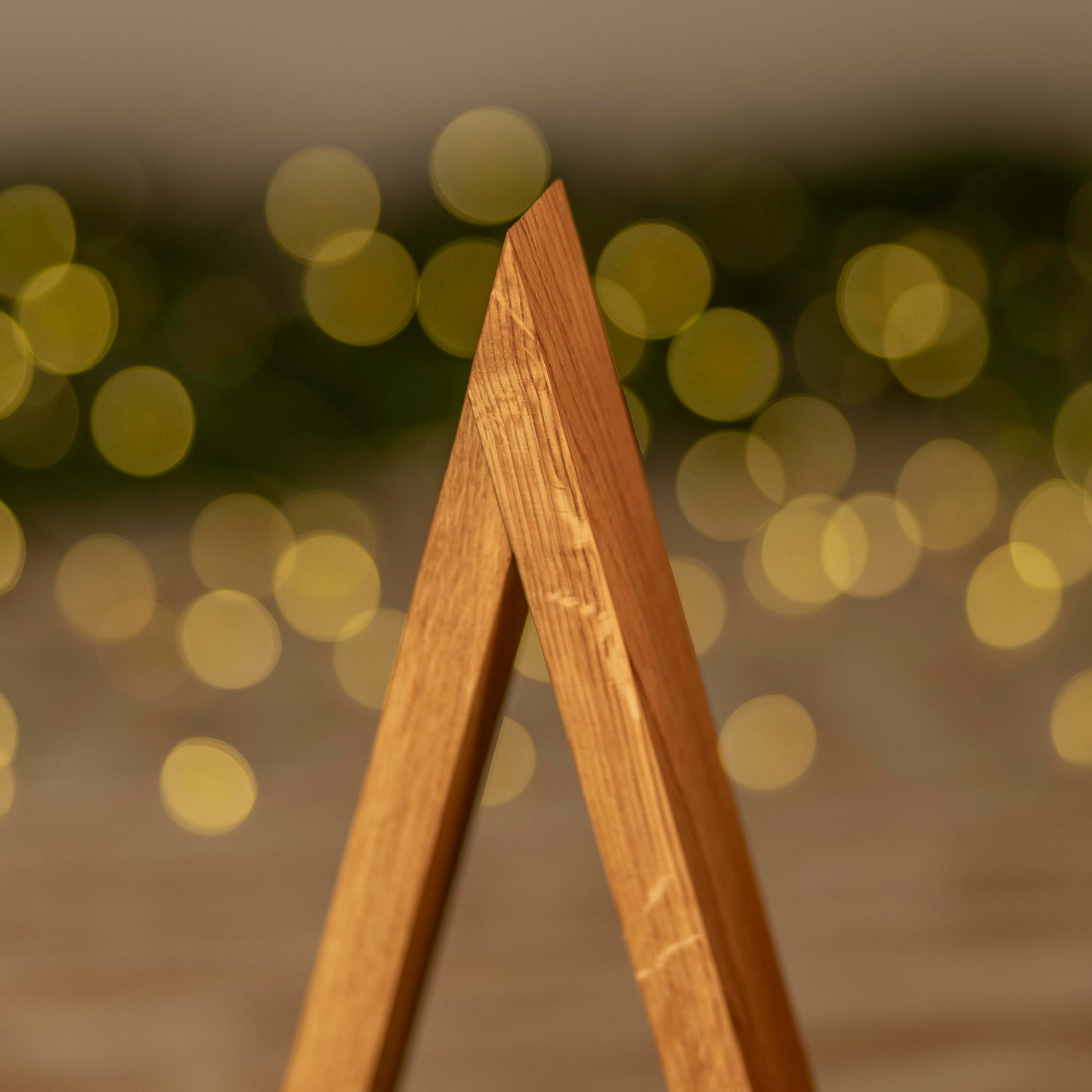 Minimalistische Tanne aus Eichenholz – 60 cm Skandi-Design für Weihnachten