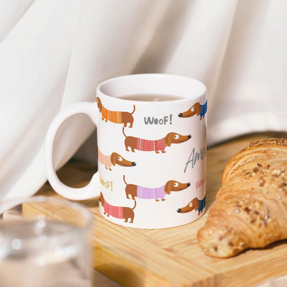 Personalisierbare Tasse: bunte Dackel mit Pulli