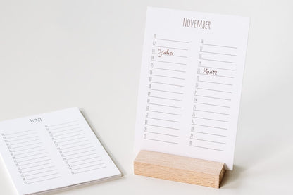 Geburtstagskalender mit Holzständer
